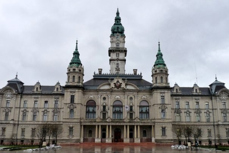 124 éve avatták fel a Városháza épületét