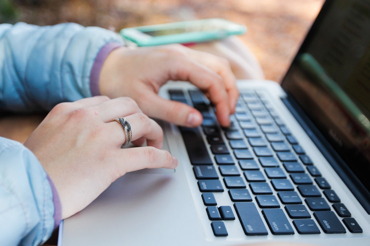 Figyelem! Online a legegyszerűbb