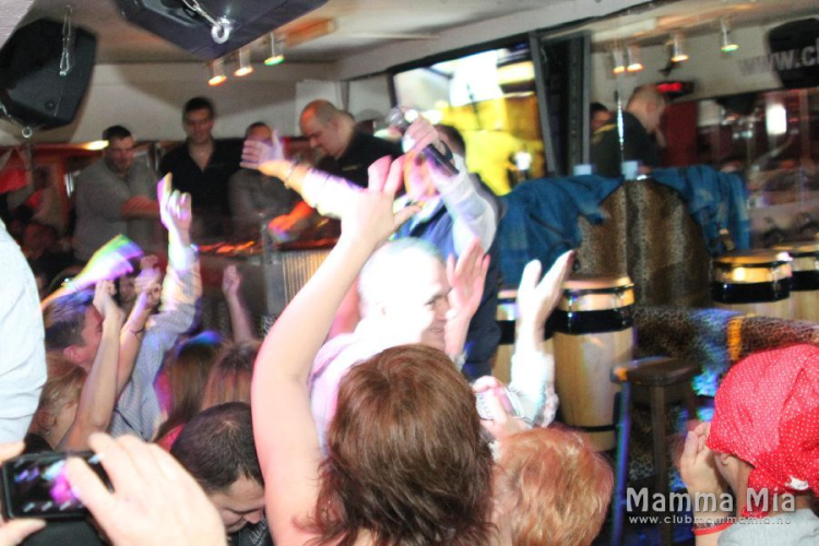 2013.11.29.Péntek Mamma Mia Nagy Feró Dj:Ice Fotók:árpika