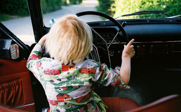 Balesetet okozott a 12 éves sofőr 