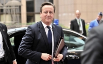 Cameron korlátozná a szabad munkavállalást