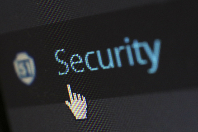 Illegális és hamis szoftverrel dolgoztak az egyik megyei autószerelő műhelyben