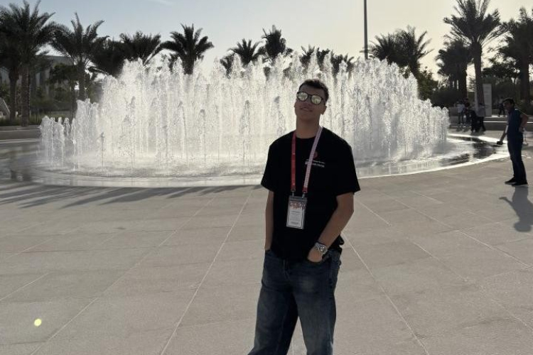 Győri diák a világ élvonalában: A Jedlikből Abu-Dzabiba vezet Simita Márk útja