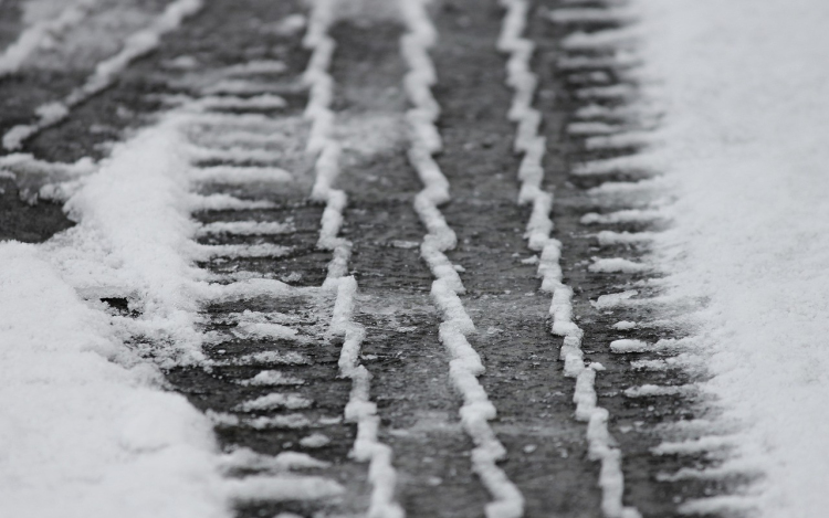 Síkosságmentesítés a városban