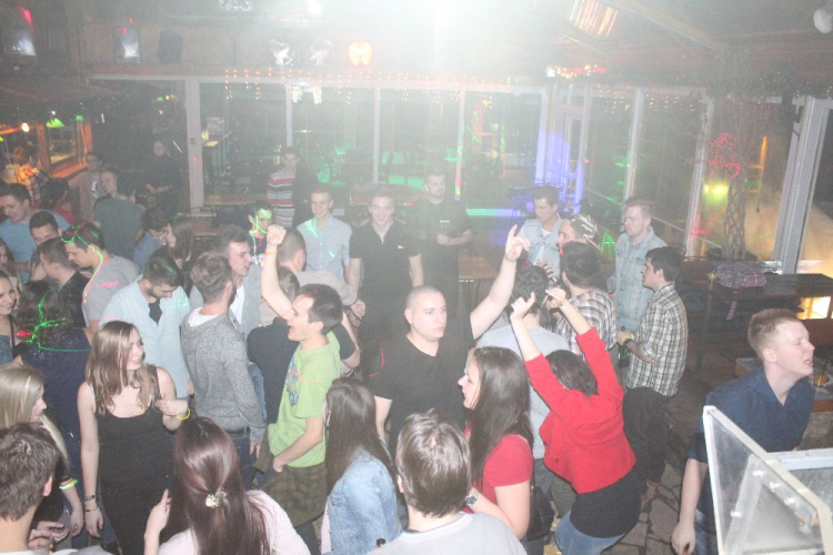 2014.12.02 Lapos-Bahnhof Drop The Chees Dj:Lisztes fotók:árpika 