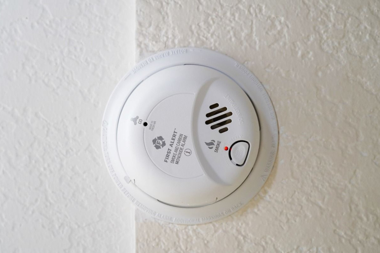 Szén-monoxidot lélegzett be egy lakó a győri Eőrsy Péter utcában