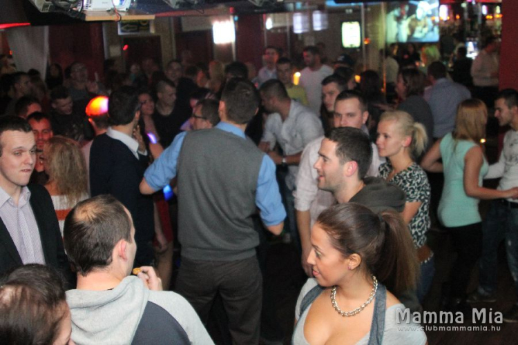 2013.11.01.Péntek Mamma Mia Video Disco Dj:Hubik Fotók:árpika