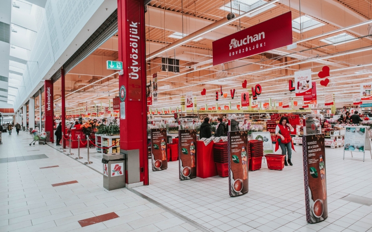 Csalók élnek vissza az Auchan nevével