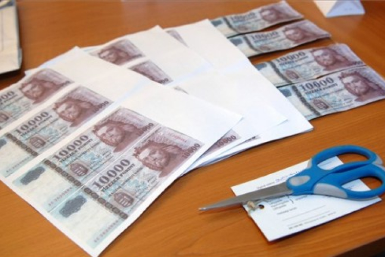 Hamis pénzzel fizettek az egyik győri gyorsétteremben