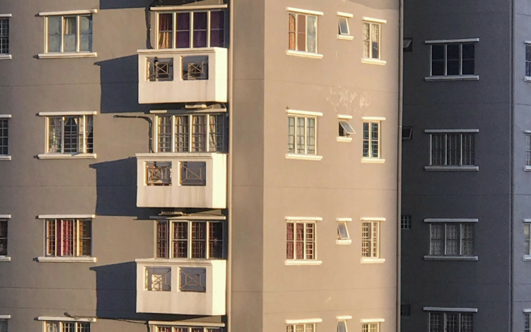 Az első fél évben a leggyorsabban a panellakások keltek el