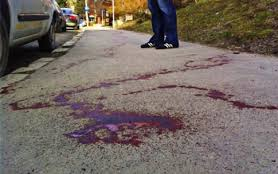 Felkavaró: kamera előtt lőtte le a rendőr a tébolyodott nőt