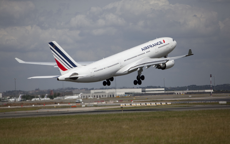 Bombával fenyegettek két francia utasszállító gépet