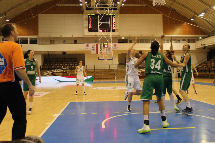 2013.02.03.Hat-Agro Uni Győr - Sbk Samorin Női kosárlada (2) Fotók:árpika