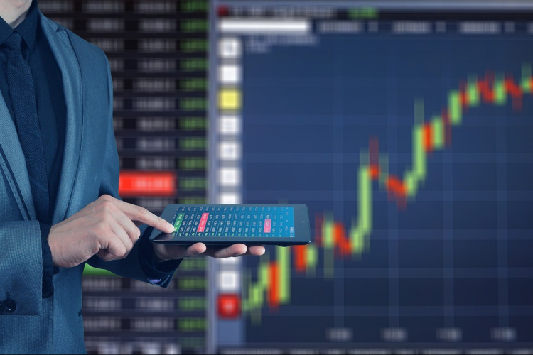 Navracsics Tibor: Átlagon felül teljesít a gazdaság térségünkben