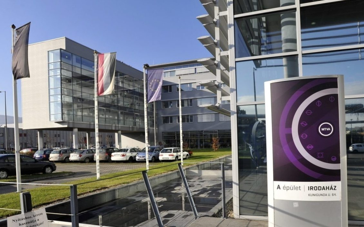 Díjmentesen visszanézhetőek a közmédia oktatási anyagai