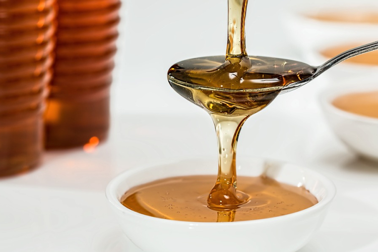 Kevés repcemézre számítanak idén a méhészek