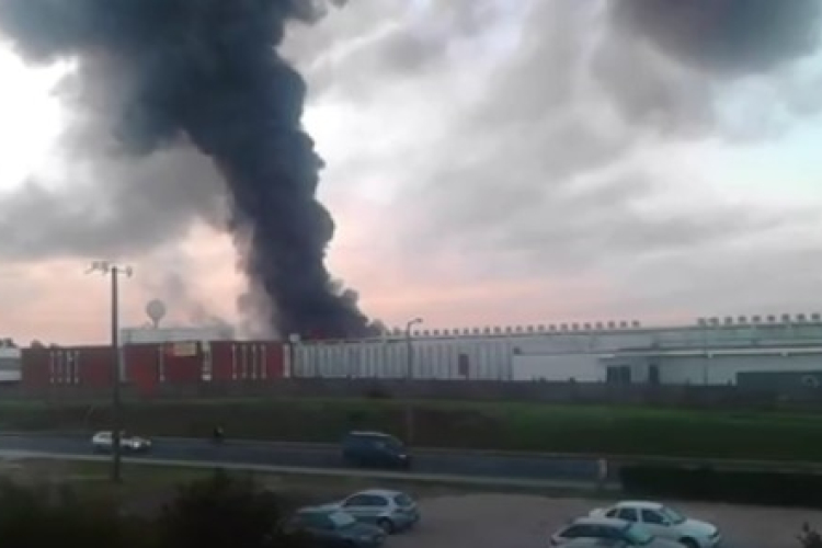 Hatalmas tűz Győrben