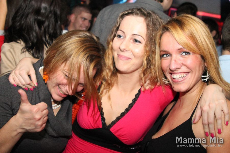 2013.11.30.Szombat Mamma Mia Házibuli DJ:Balage Fotók:árpika
