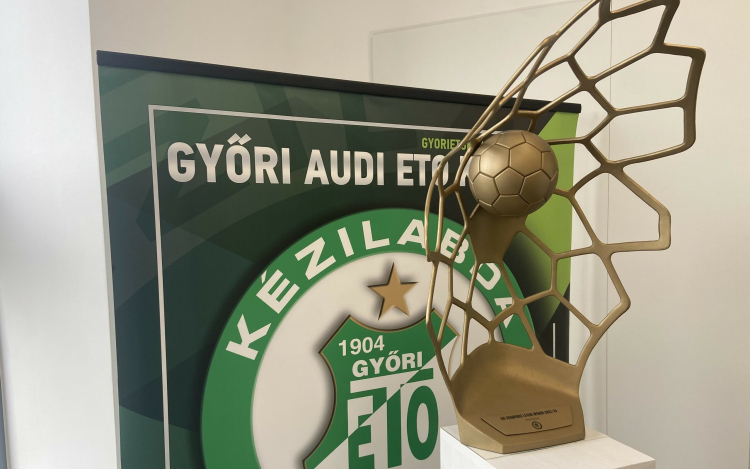 Az Audi Aréna padlójának egy-egy darabját vihetik magukkal a Győri Audi ETO távozó játékosai