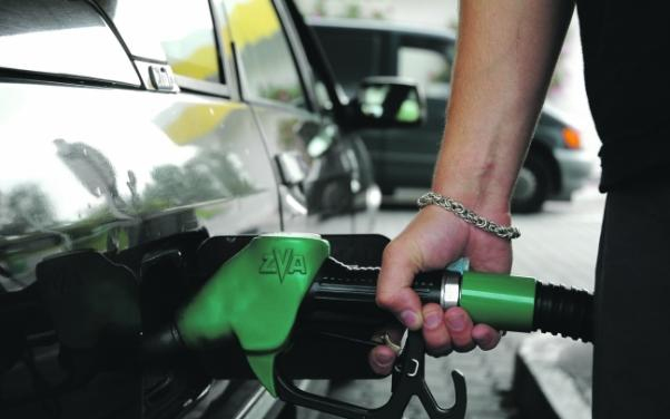 Sokkal olcsóbbért tankolhatunk 