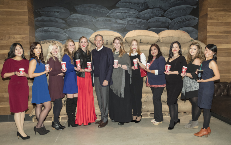 Vendégek készítették a Starbucks ünnepi poharait