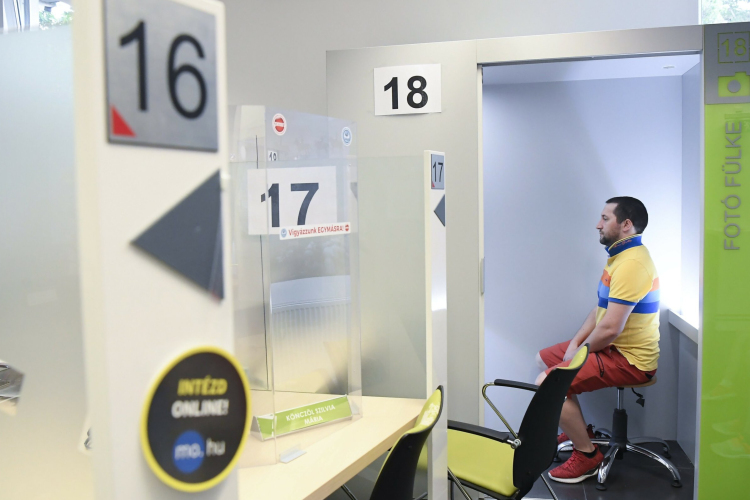 Lejárt a jogsid vagy a személyid? Most hétvégén is megújíthatod