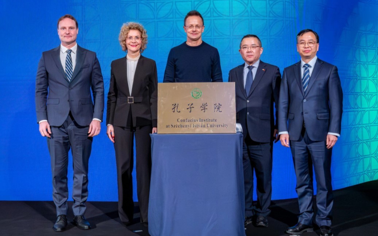 Felavatták a Konfuciusz Intézetet az egyetemen