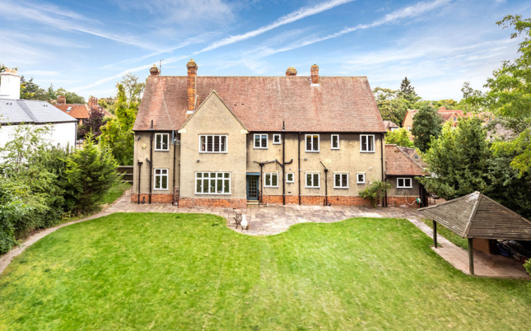 Közel ötmillióért eladó A gyűrűk ura írójának lakóháza