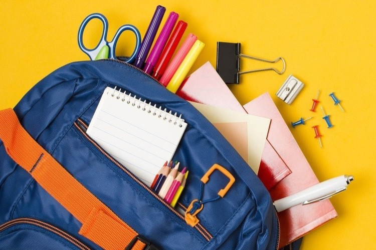 Tanszereket gyűjt a Magyar Máltai Szeretetszolgálat