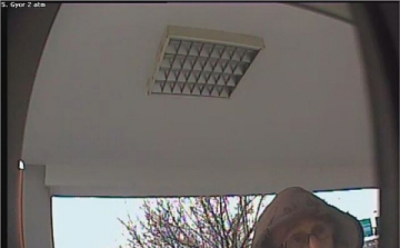 Táskát lopott egy győri titkárságról