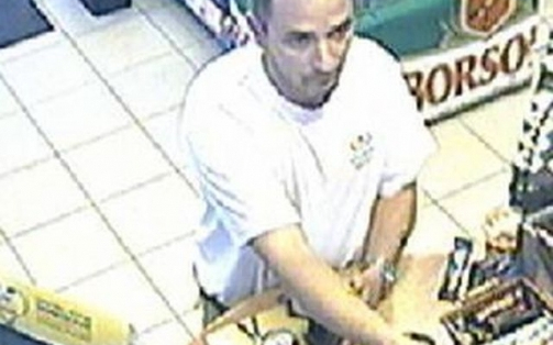 Keresik! Lopott egy győri benzinkúton 