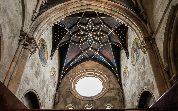 Perényi Miklós ad szólókoncertet a pannonhalmi bazilikában