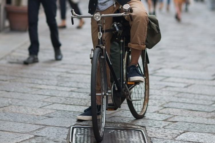 Pénteken Győrben is péksüteménnyel, gyümölccsel várják a bringásokat a BAM! kampány keretében 