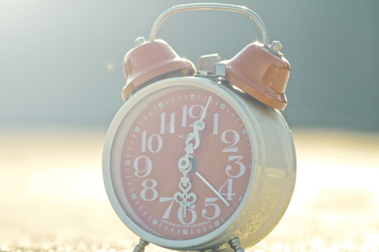 Vasárnap kezdődik a nyári időszámítás