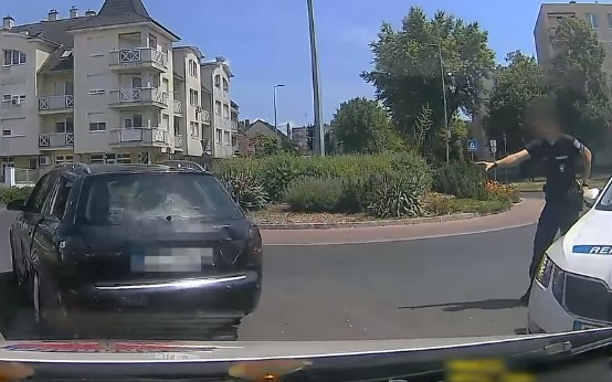 Filmbe illő autó üldözés volt Győrben – Videóval