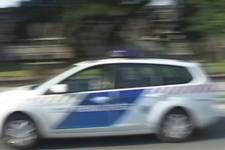 Migránsokat szállító kisbuszt tartóztattak fel magyar rendőrök Ausztriában