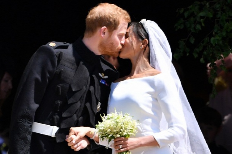Közel 30 millió fontba, azaz 10,8 milliárd forintba is kerülhetett a brit királyi esküvő biztonsága