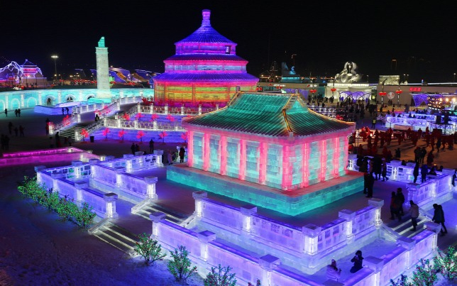 Kínában zajlik a világ legnagyobb jégfesztiválja