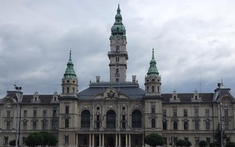 Szobrot avatnak  Marcalváros II. városrészen