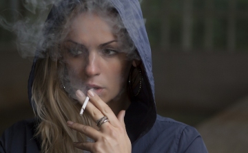 A dohányzás korai szellemi hanyatlást okozhat   