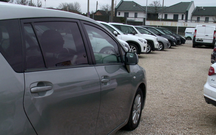 Csúcson a használtautó-piac