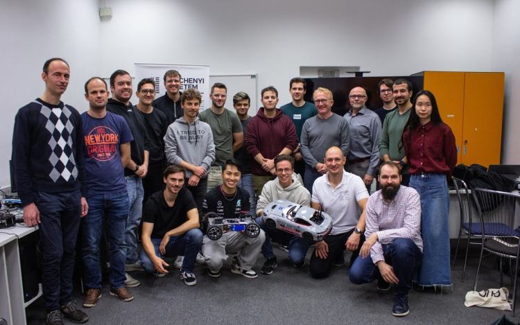 Önvezető járműveket fejleszt a Széchenyi István Egyetem