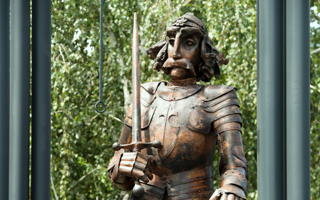 Ellopták a pár napja felavatott Hunyadi kardját Zimonyból 