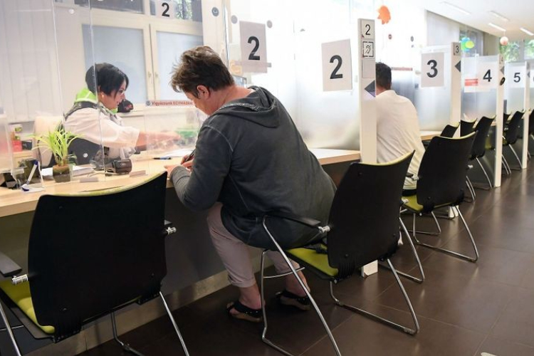 Zárva lesznek az okmányirodák kedden