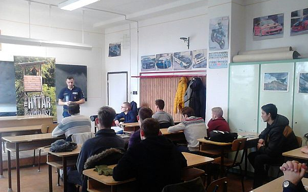 Győri iskolában népszerűsítették a rendőri munkát 