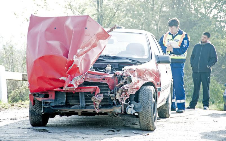 Vonattal ütközött egy autó Ikrénynél 