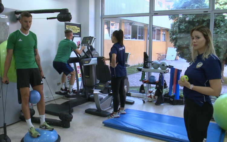 Mindig a csapat mögött