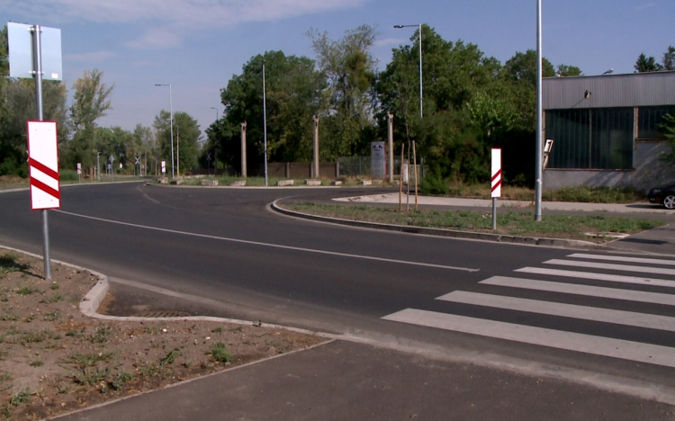 Megújult a Reptéri út