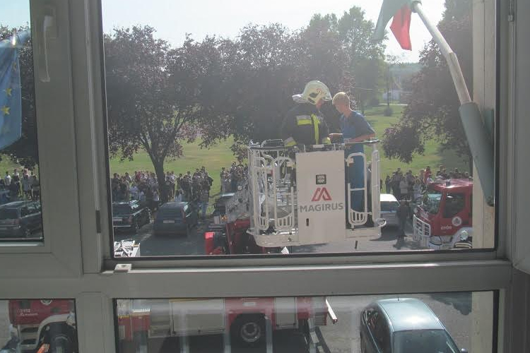 Tűzriadó a Bercsényi Szakközépiskolában 