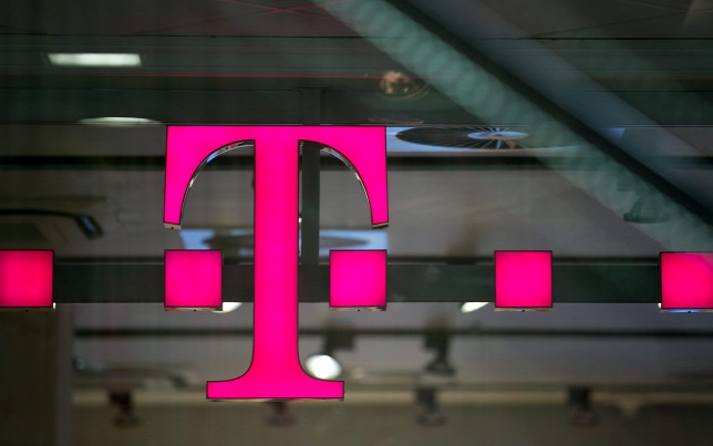 Megbírságolták 25 millió forintra a Telekom-ot 
